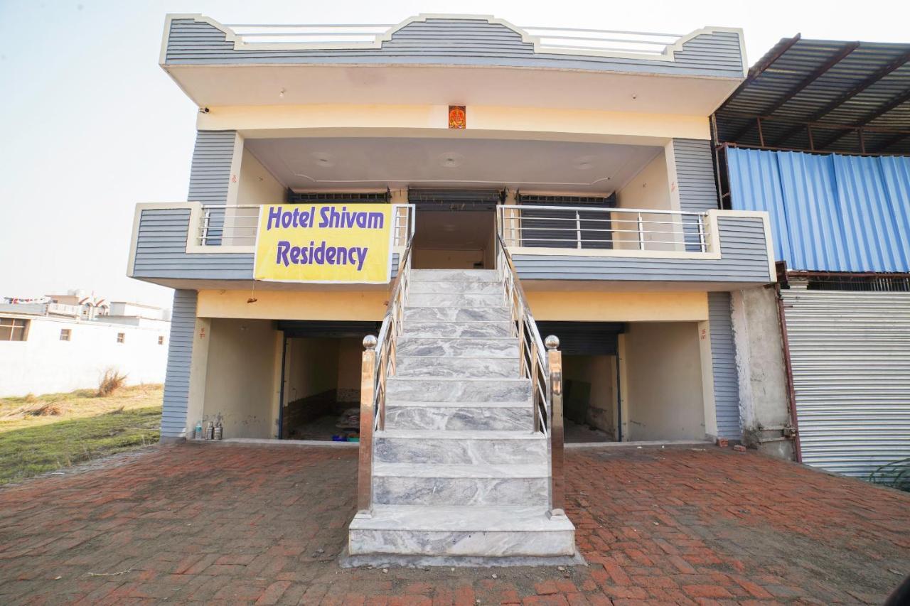 SPOT ON 67119 Hotel Shivam Residency Rāmpura Exterior foto