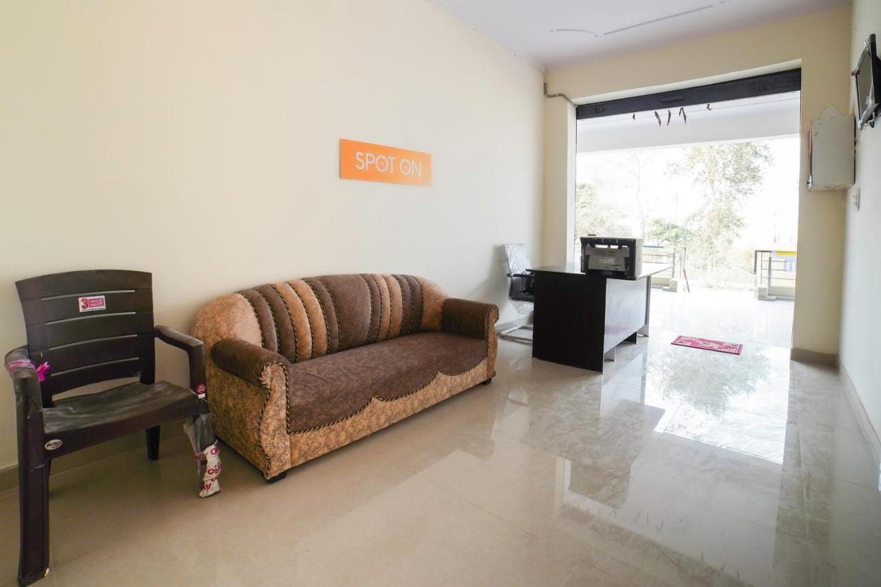 SPOT ON 67119 Hotel Shivam Residency Rāmpura Exterior foto